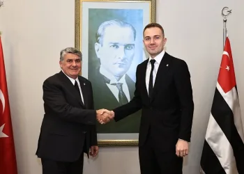 Beşiktaş, Mert Günok ile nikah tazeledi