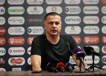 A. Hatayspor Teknik Direktörü Murat Şahin: “Aldığımız bir puan, moral motivasyon açısından önemliydi”