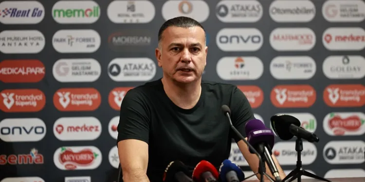 A. Hatayspor Teknik Direktörü Murat Şahin: “Aldığımız bir puan, moral motivasyon açısından önemliydi”