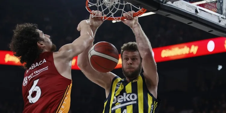 Pota derbisi Fenerbahçe’nin