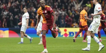 Victor Osimhen, bu sezonki 15. golünü attı