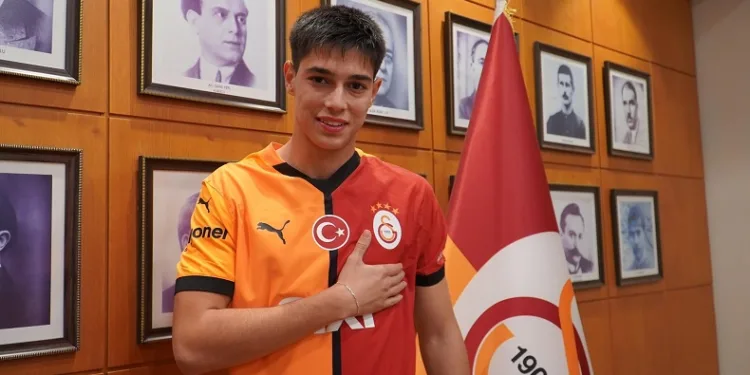 Galatasaray, genç futbolcu Berat Yılmaz’ın sözleşmesini uzattı