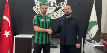 Sakaryaspor, Burak Altıparmak’ı renklerine bağladı