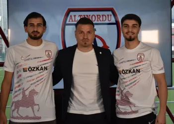 Altınordu, iki gurbetçiyi kadrosuna kattı