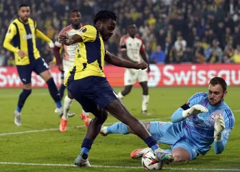 Osayi Samuel cezalı duruma düştü