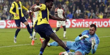 Osayi Samuel cezalı duruma düştü