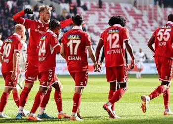 Sivasspor 3 puan hasretine son vermek istiyor