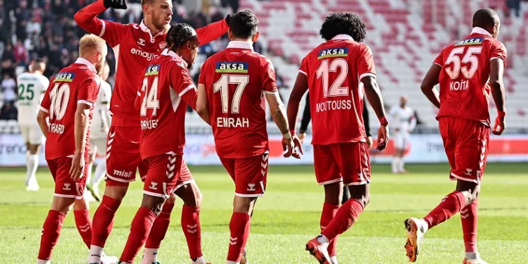 Sivasspor 3 puan hasretine son vermek istiyor