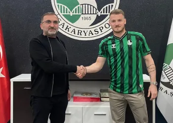 Sakaryaspor, Ognjen Ozegovic’i renklerine bağladı