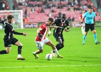 Samsunsporlu Emre Kılınç ameliyat oldu