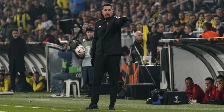 Olympique Lyon’da Teknik Direktör Pierre Sage dönemi sona erdi