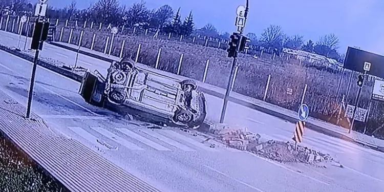 Bursa’da iki otomobil çarpıştı: 4 yaralı