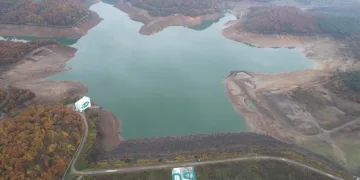 Bitlis Valisi Karakaya karakol ve üs bölgelerini havadan inceledi