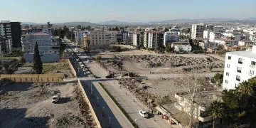 Bitlis Valisi Karakaya karakol ve üs bölgelerini havadan inceledi