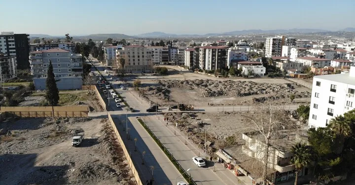 Bitlis Valisi Karakaya karakol ve üs bölgelerini havadan inceledi