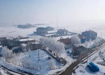 Bitlis Valisi Karakaya karakol ve üs bölgelerini havadan inceledi