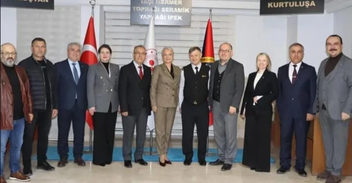 Bitlis Valisi Karakaya karakol ve üs bölgelerini havadan inceledi