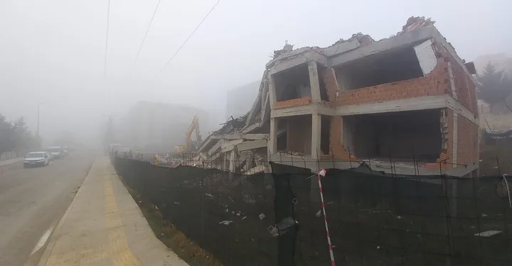 Bitlis Valisi Karakaya karakol ve üs bölgelerini havadan inceledi
