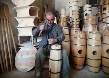 Bitlis Valisi Karakaya karakol ve üs bölgelerini havadan inceledi