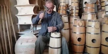 Bitlis Valisi Karakaya karakol ve üs bölgelerini havadan inceledi