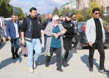Ankara’da mahalleli başıboş köpekler nedeniyle geceleri uyuyamıyor