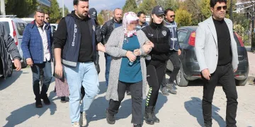 Ankara’da mahalleli başıboş köpekler nedeniyle geceleri uyuyamıyor