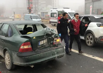 Elazığ’da zincirleme kaza: 6 araç çarpıştı