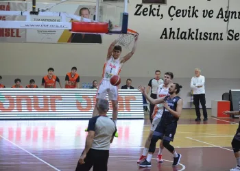 Has Halı Gemlik Basketbol lidere 103 sayı attı.