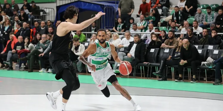 Bursaspor Yörsan, Darüşşafaka deplasmanında galibiyet arıyor