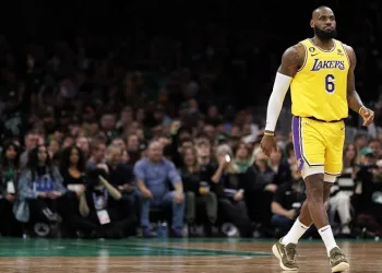 LeBron James 38 sayı attı, Lakers evinde kazandı