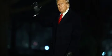 Trump, cinsiyet değiştirme desteklerini durdurdu