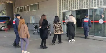 Çalışma izni olmayan 5 yabancı uyruklu şahıs yakalandı