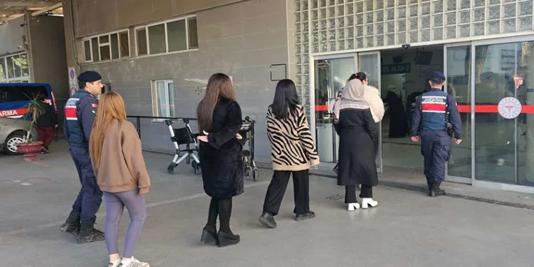 Çalışma izni olmayan 5 yabancı uyruklu şahıs yakalandı