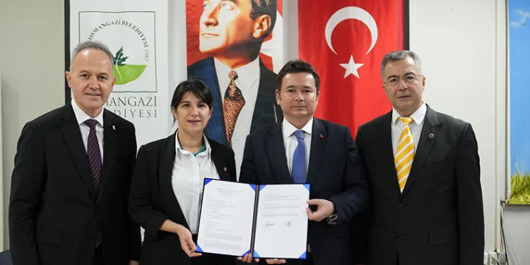 Sahiplenilen köpeklerin ilk aşısı Osmangazi’den
