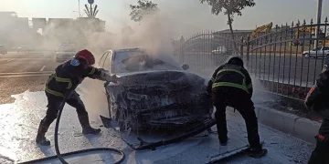 Zincirleme kazaya karışan otomobil alev aldı