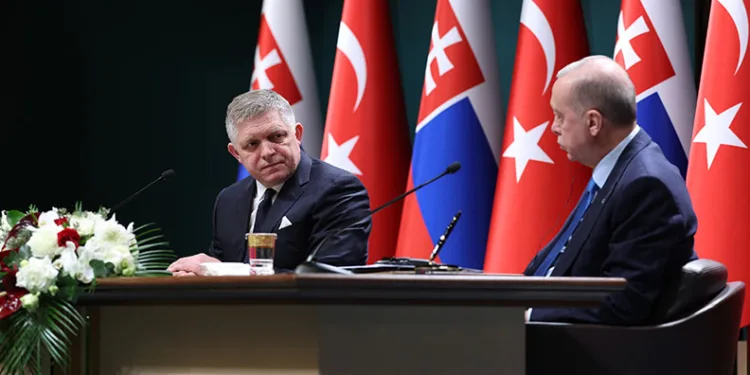 Slovakya Başbakanından Cumhurbaşkanı Erdoğan’a övgü