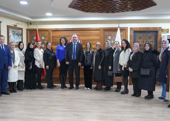 AK Parti Kadın Kolları Başkanı Aslı Çelik’ten Başkan Aydın’a Ziyaret