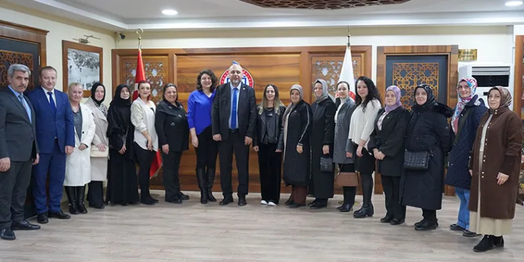 AK Parti Kadın Kolları Başkanı Aslı Çelik’ten Başkan Aydın’a Ziyaret