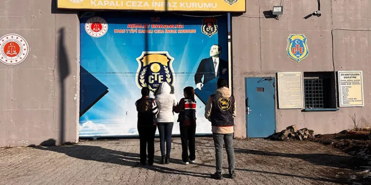 Kars’ta uyuşturucu taciri kadın tutuklandı