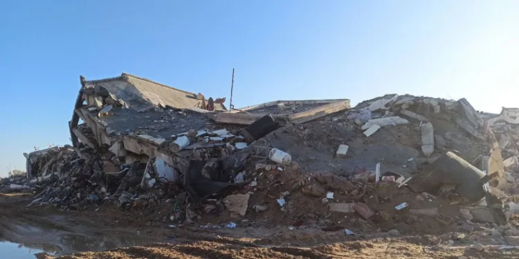 Al-Zahra kentine dönenler yıkımla karşılaştı