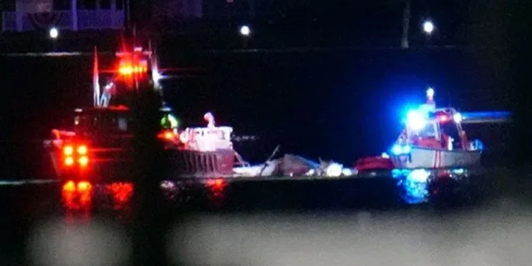 ABD’de facia gibi kaza: Askeri uçak helikopterle çarpıştı