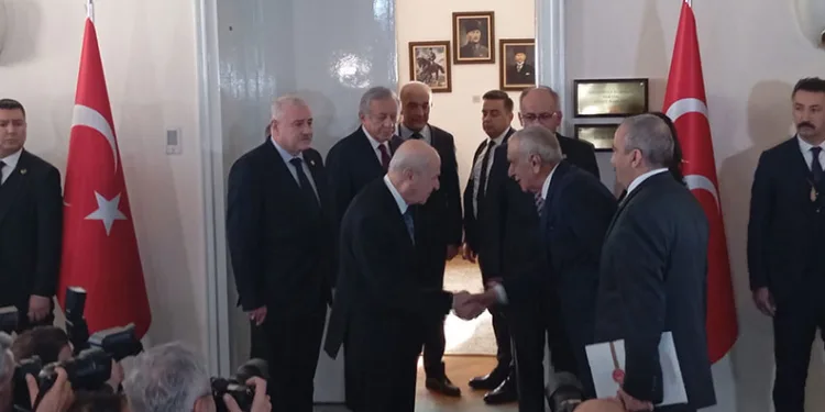 DEM heyeti Bahçeli ile görüştü