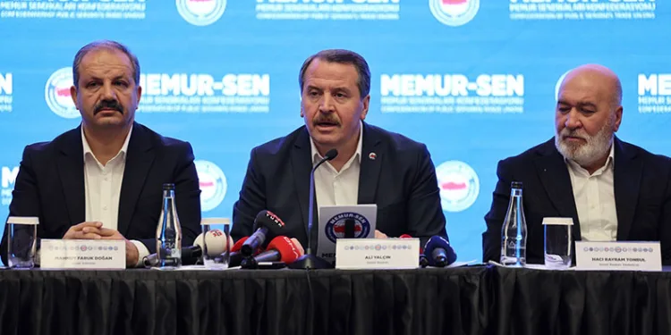 Memur-Sen: “Memur ve memur emeklisine refah payı verilmeli”
