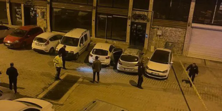 Evinin önünde silahlı saldırıya uğradı