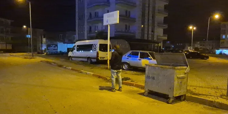 Yolda yürürken yere yığılan adam hayatını kaybetti