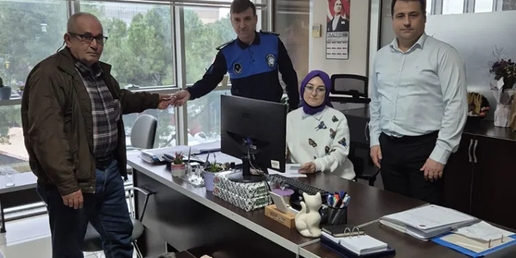 Soma’da bulunan altınlar duyarlı vatandaş sayesinde sahibine ulaştı