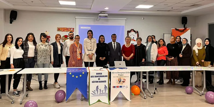 Aile danışmanı mezunu olanlara uygulamalı eğitim
