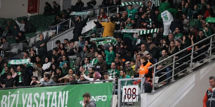 Bursaspor Yörsan’dan karne hediyesi