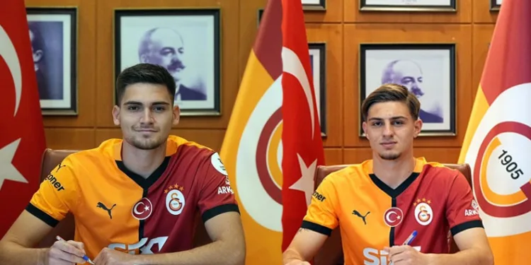 Galatasaray, iki genç futbolcunun sözleşmesini uzattı