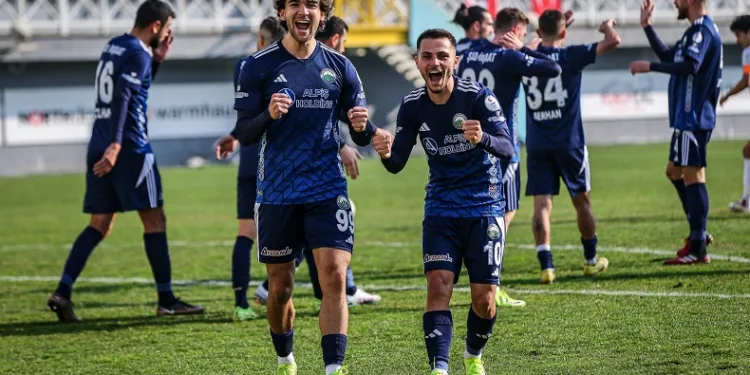 Bursa Nilüfer Futbol Kulübü 3 puanı 3 golle aldı